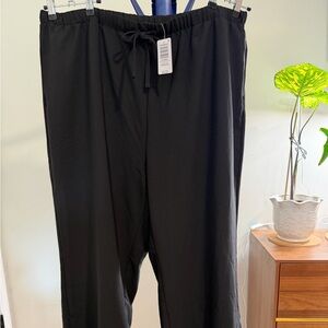 Torrid NWT Wide Leg High Rise Challis Pant Sz3